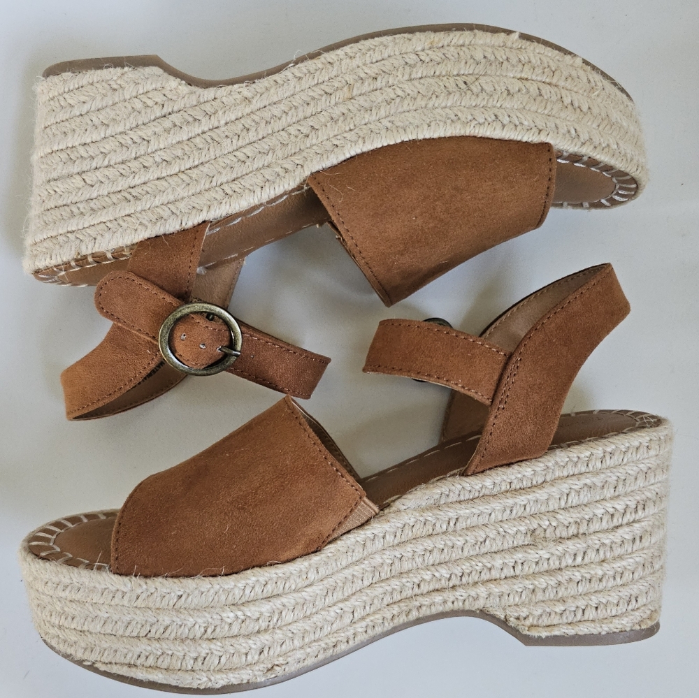 Universal Thread Plateform Espadrilles - image 2